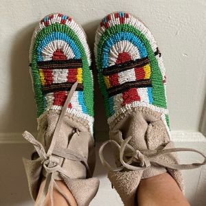House of Harlow 1960 Beaded Mocassins EUC